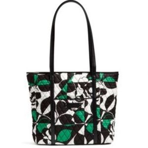 NWT Vera Bradley Small Trimmed Vera